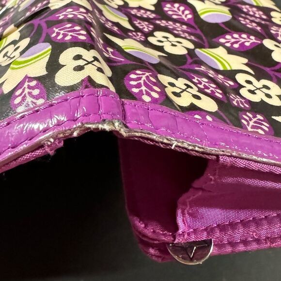 VERA BRADLEY Front Row Wallet in Frill Plum Petals Retired Fall 2011 - Picture 6 of 9